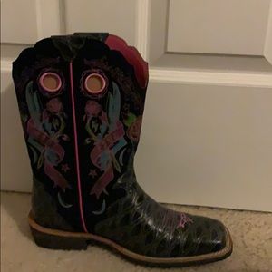 Brand new Ariat boots with all original packaging